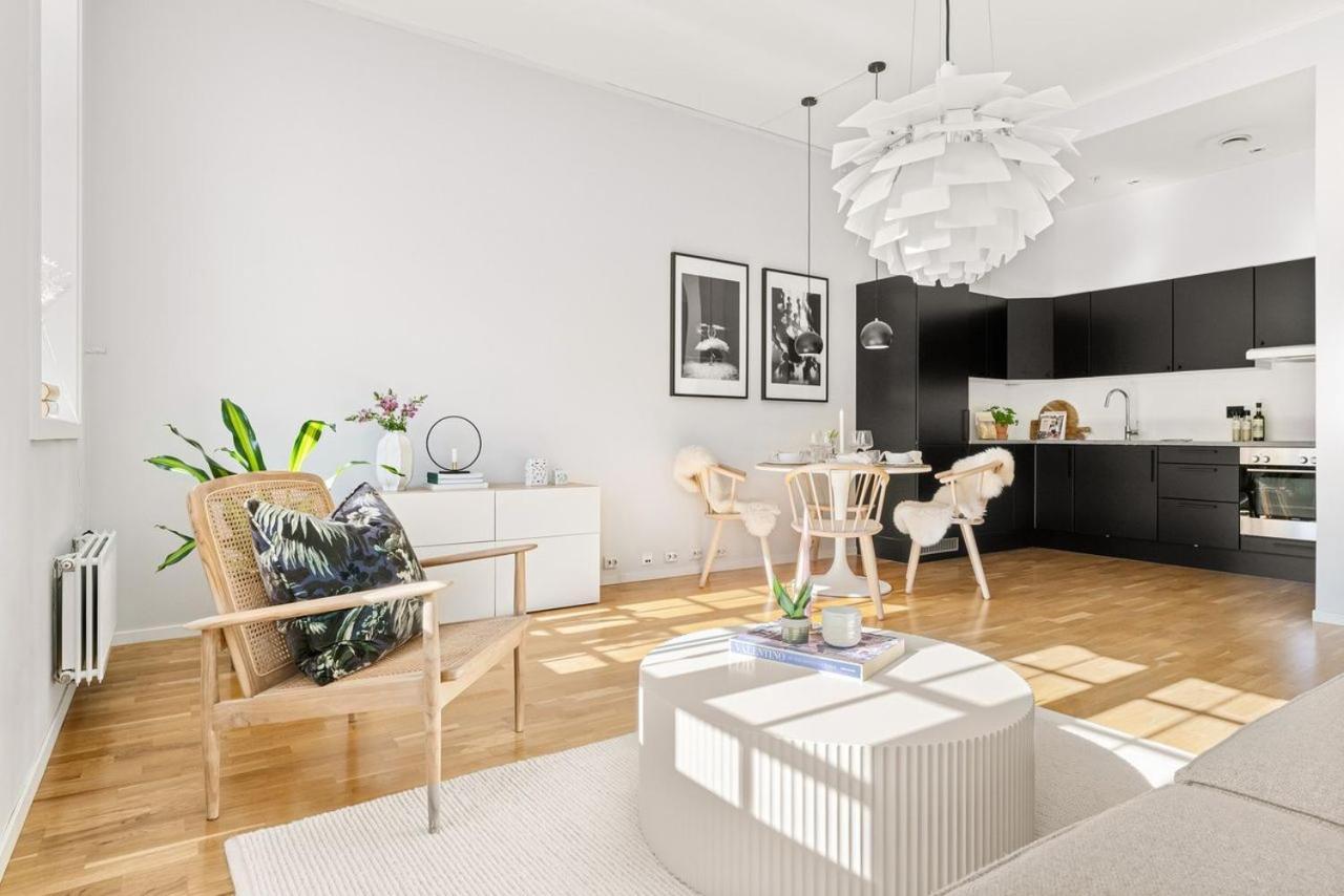 Apartment Modern & 2 Bedroom With Parking