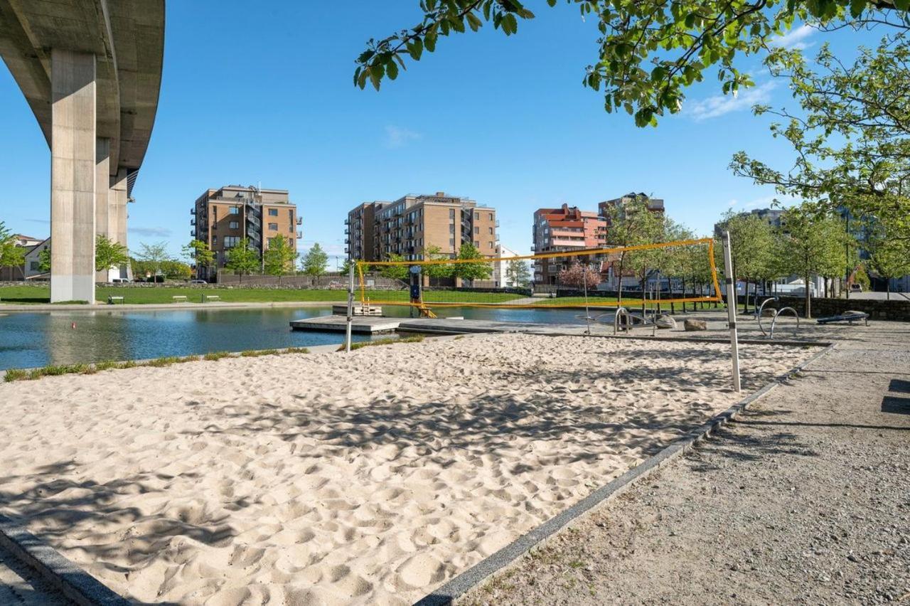 Apartment Modern & 2 Bedroom With Parking